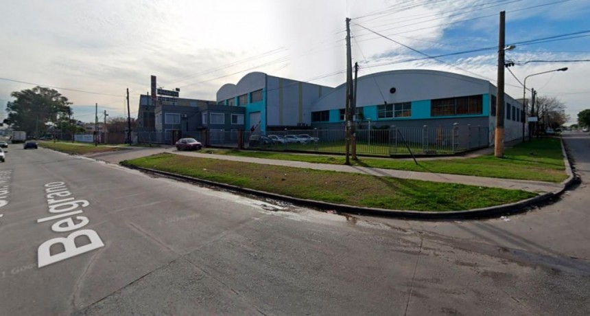  Se incendia un gran depósito de bobinas de papel en Quilmes 