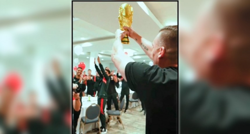  “Dale campeón”: la eufórica recepción del plantel de River a Armani 