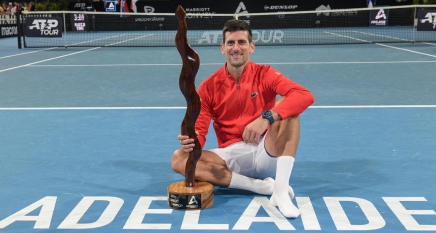  Djokovic festejó su primer título de la temporada en Adelaida 