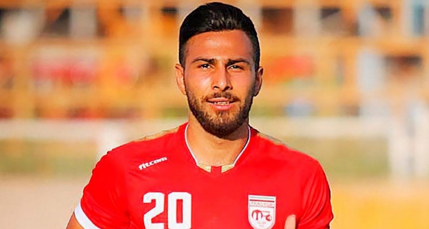  El futbolista Azadani fue condenado a 26 años de cárcel en Irán 