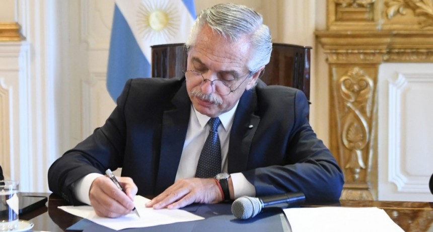  El decreto de convocatoria a sesiones extraordinarias del 23 de enero al 28 de febrero 