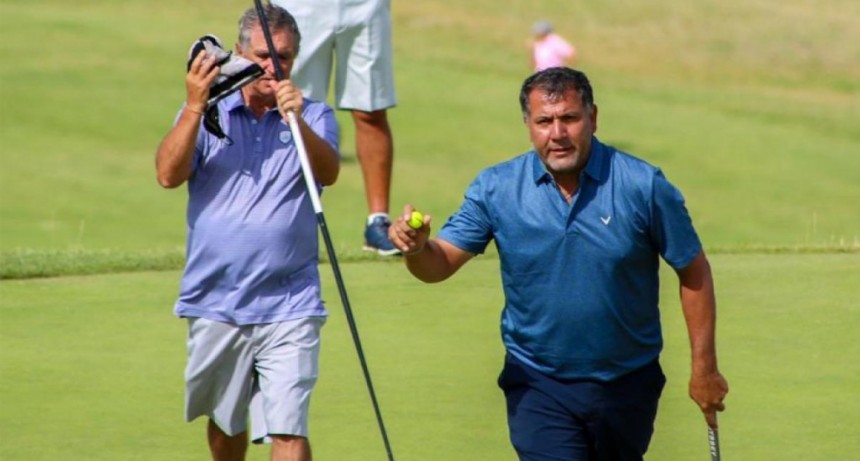 Ricardo González es el nuevo líder del Abierto del Sur de golf 