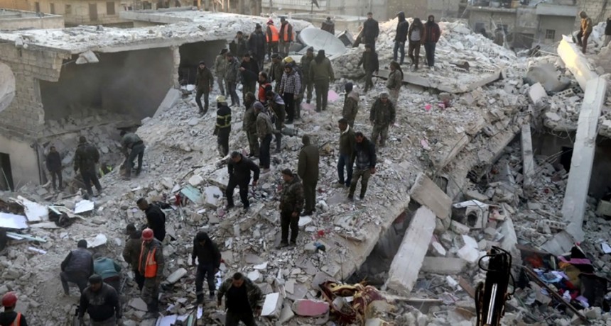  Siria: dieciséis muertos al derrumbarse un edificio por filtraciones de agua 