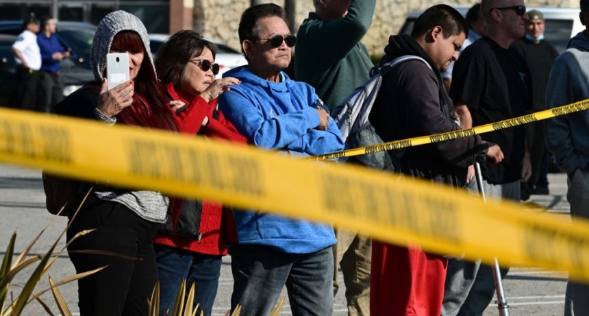  Encontraron muerto al sospechoso del tiroteo masivo en California que mató a 10 personas 