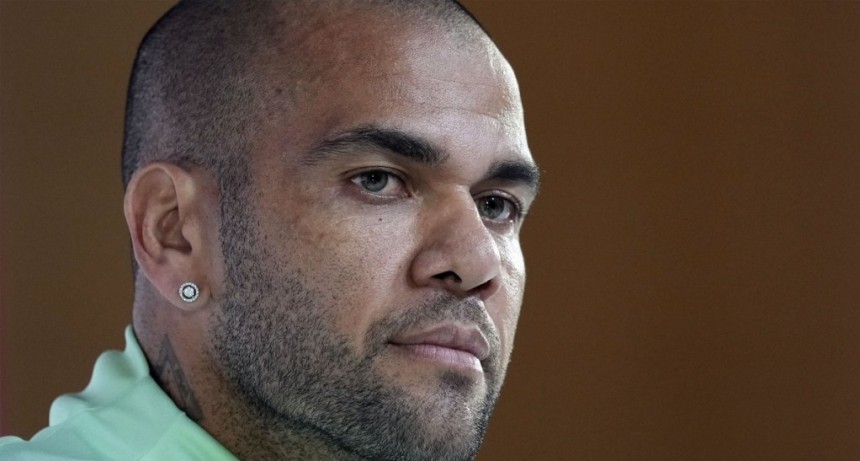  Dani Alves contrata un abogado que trabajó con Lionel Messi en Barcelona 