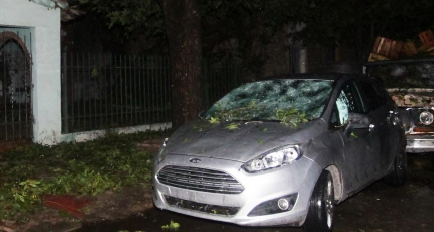  Un muerto, heridos y miles sin luz por el temporal que azotó al centro del país 