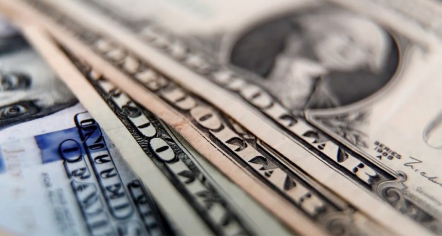  Economía y el Banco Central buscan descomprimir la brecha cambiaria 