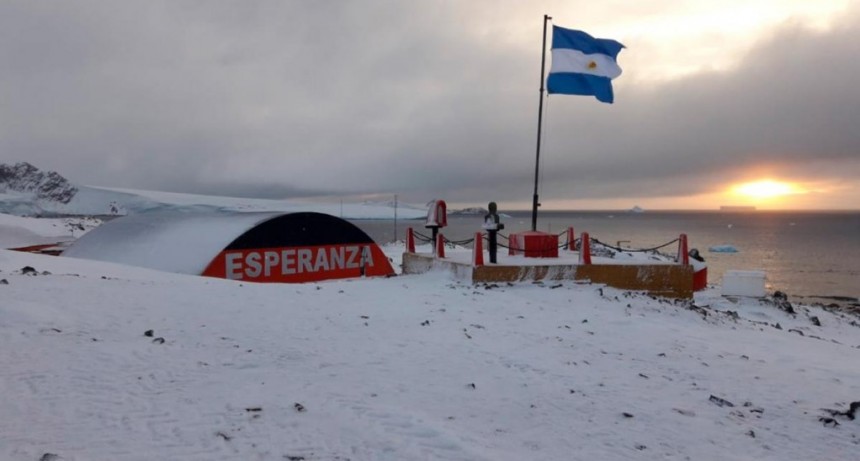  Radioaficionados del mundo celebran la radio de Base Esperanza: 