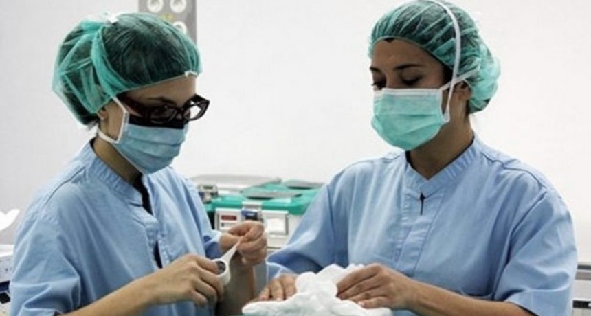  España propuso volver al uso obligatorio del barbijo en los hospitales 