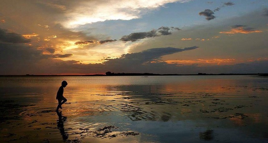  Rige una alerta roja por la presencia de cianobacterias en la Laguna de Lobos 
