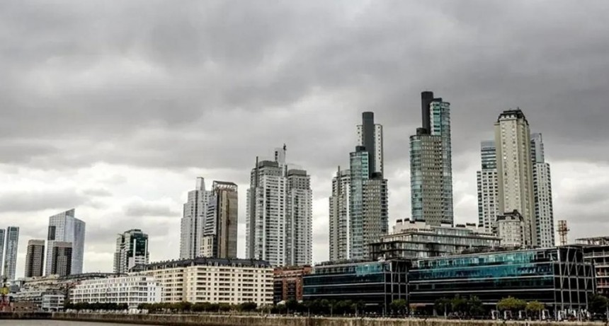  Domingo nublado y con tormenta débil en el AMBA 