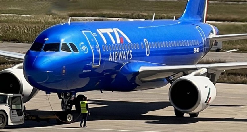  El avión que aterrizó en Montevideo por la muerte de un pasajero ya está en Ezeiza 
