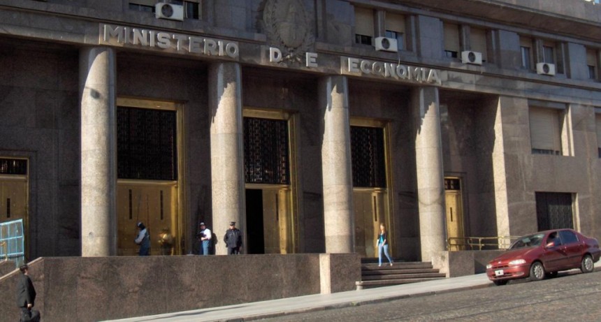  El Ministerio de Economía licita tres bonos en pesos, ajustados por inflación 