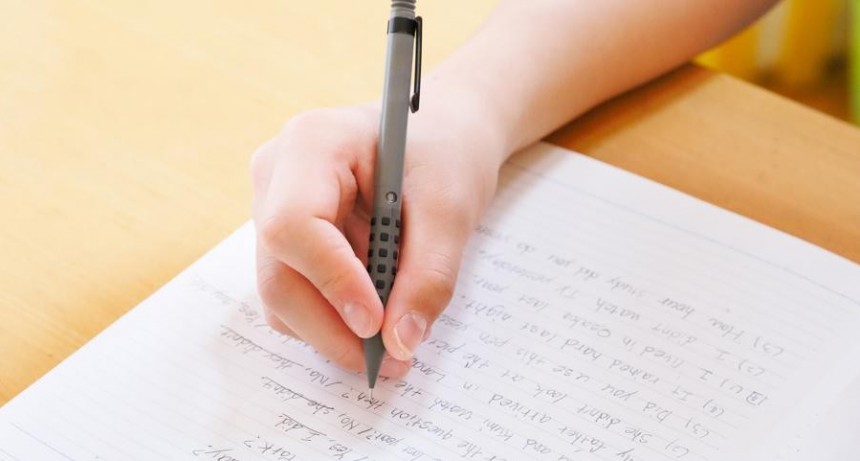  Desarrollan una IA que puede aprender e imitar la caligrafía humana 