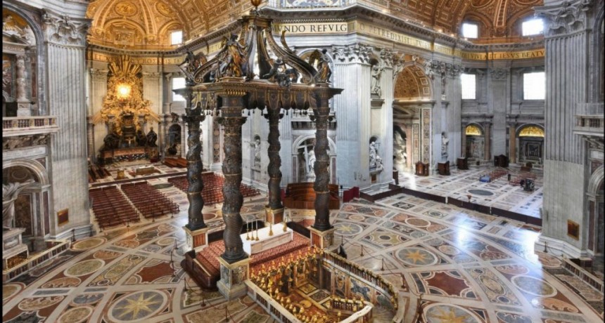  El Vaticano encara la monumental restauración del Baldaquino de San Pedro 