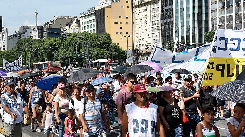 Los movimientos piqueteros anticipan marchas, actos, y reparto de verduras en Plaza de Mayo