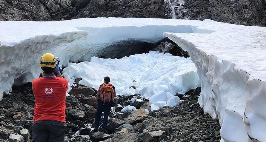  Murió un turista en El Bolsón tras el derrumbe en una cueva 