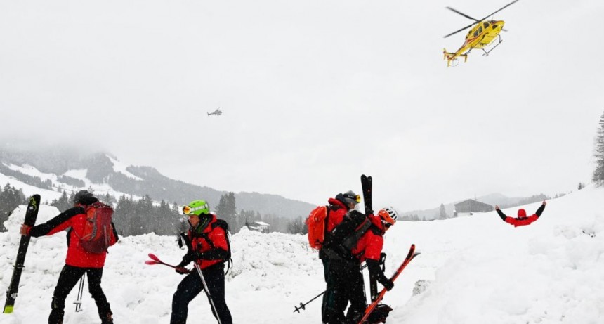  Al menos diez muertos por avalanchas en áreas montañosas de Austria y Suiza 