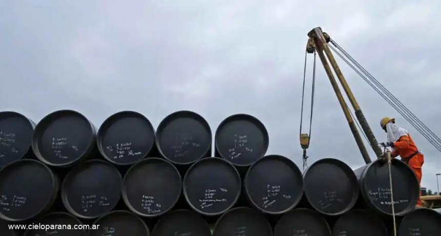  Entraron en vigor las sanciones de la Unión Europea a la importación del petróleo ruso 