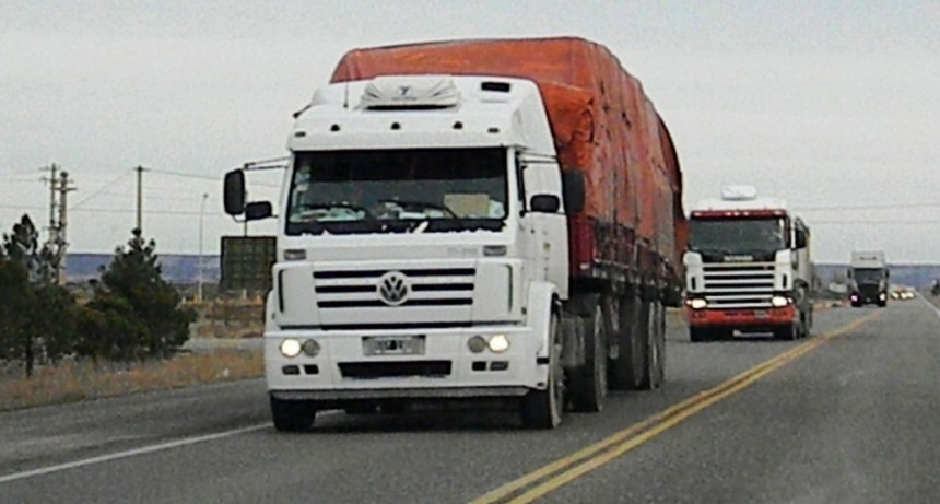  Suspenden la aplicación del impuesto PAIS para la importación de camiones y pickups 