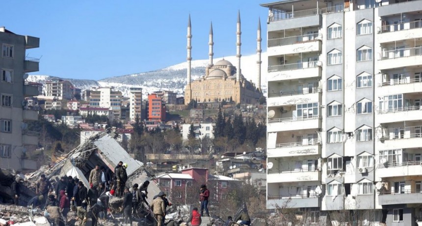  Histórico: Turquía y Armenia abrieron su frontera para agilizar la ayuda humanitaria por el sismo 