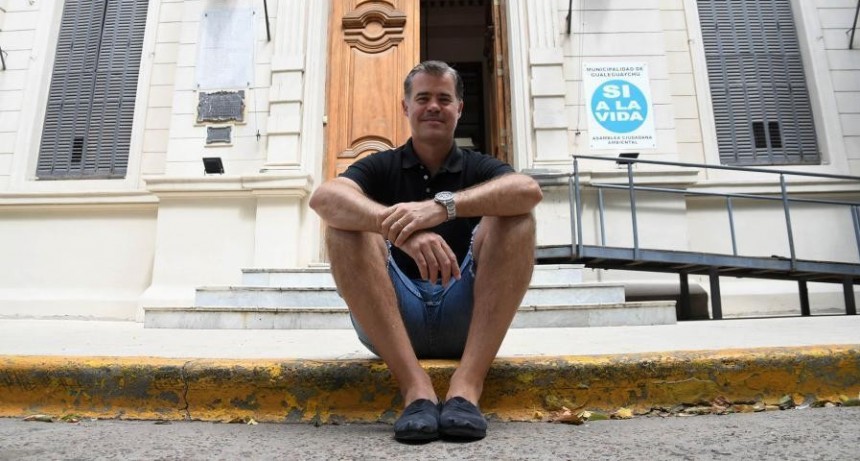  El intendente de Gualeguaychú dirige una batucada: 
