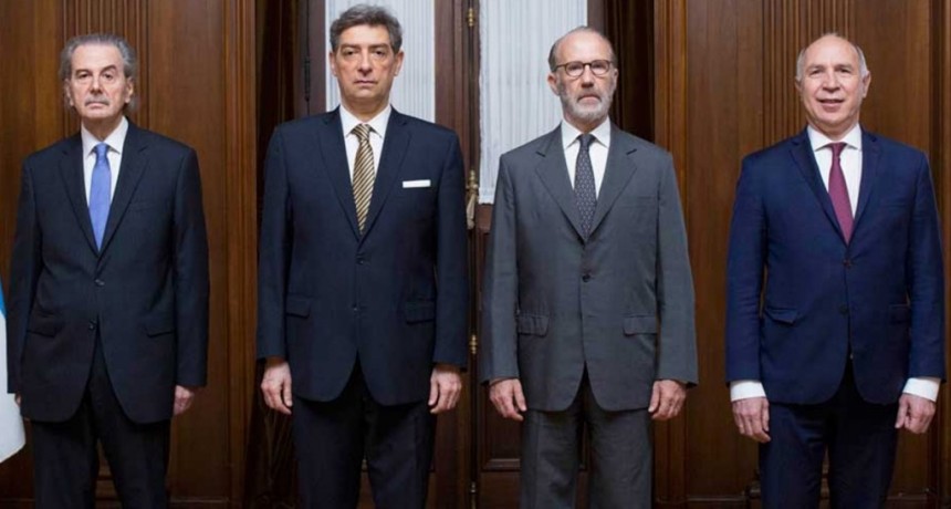  Los miembros de la Corte cierran filas y apuestan por audiencias públicas 