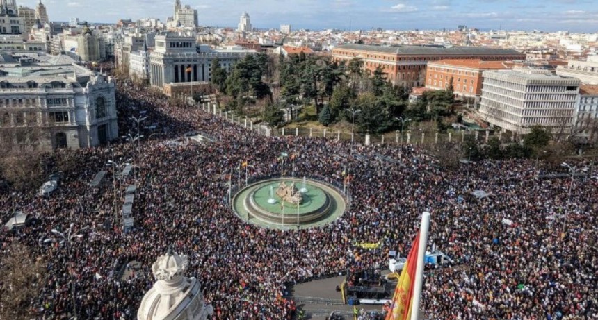  Masiva protesta en Madrid en defensa de sistema público de salud 