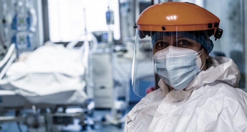  El número de contagios de coronavirus cayó el 43% en una semana en todo el país 