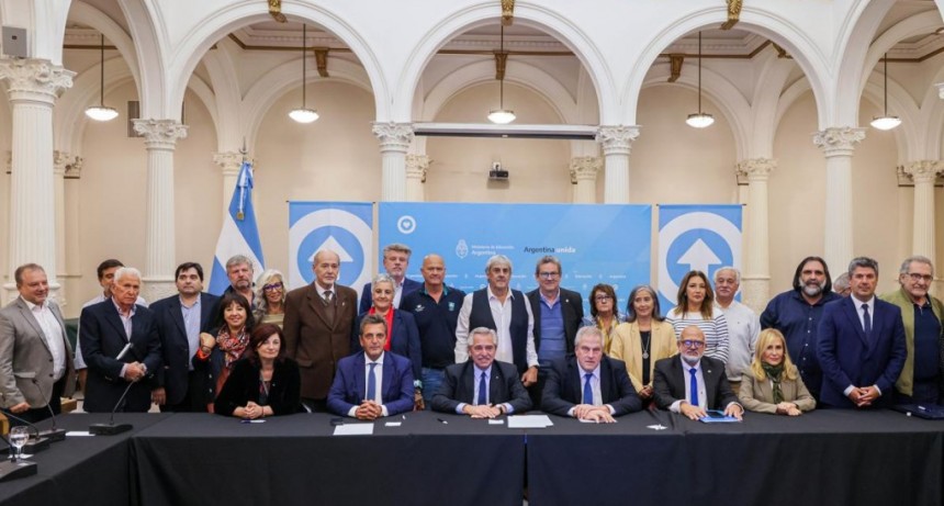  El Gobierno otorgó un aumento salarial del 33,5% a los docentes nacionales hasta julio 