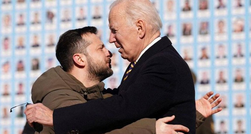  Biden visita Ucrania por sorpresa y promete más armas de EEUU 