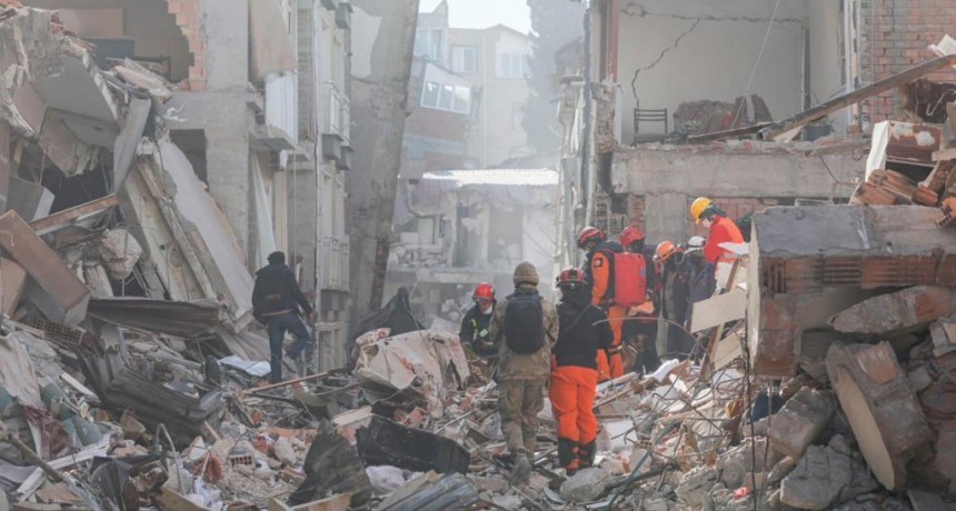  El presidente Erdogan anunció la construcción de 200.000 casas tras los terremotos 