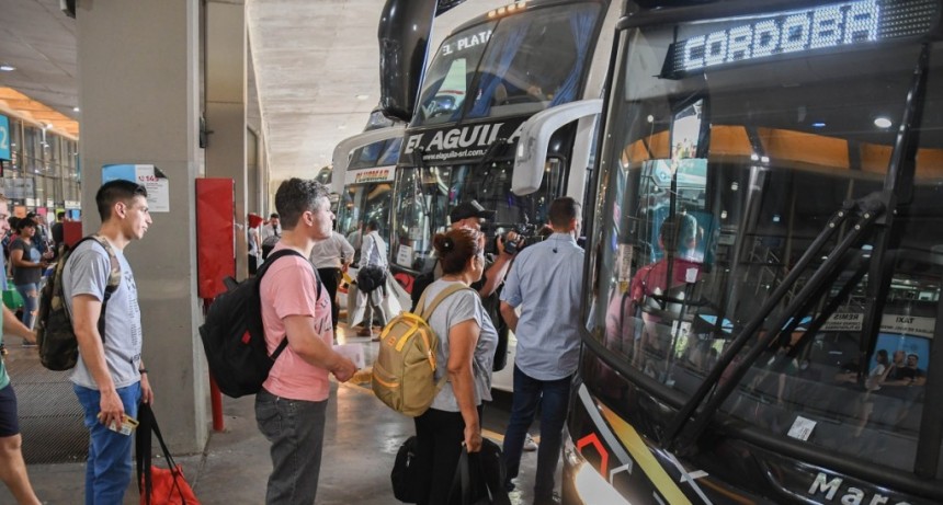  Casi un millón de personas se movilizaron por el país en transporte público 