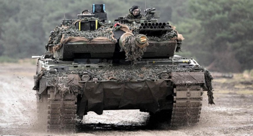  Finlandia anunció la entrega de tres carros de combate Leopard 2 a Ucrania 