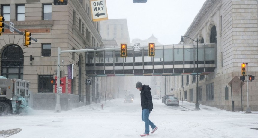  Fuertes nevadas en el sur de California y advierten por peligro de inundaciones 