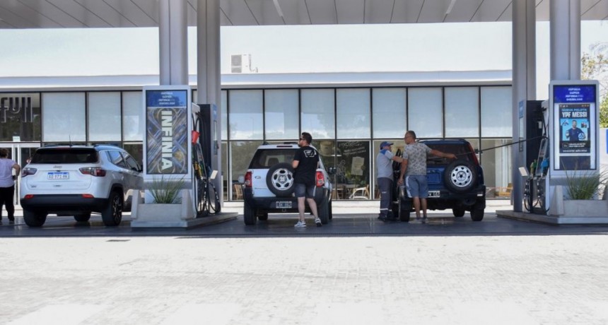  El Gobierno comenzó a aplicar los aumentos de impuestos a combustibles por 2021 y 2022 