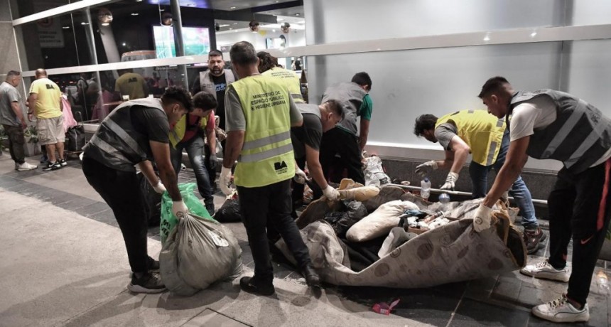  Desalojaron a 19 personas en situación de calle que dormían en el Aeroparque 
