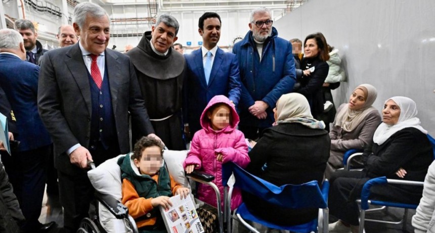  Llegaron a Italia 14 niños de Gaza para ser curados en el hospital del Vaticano 