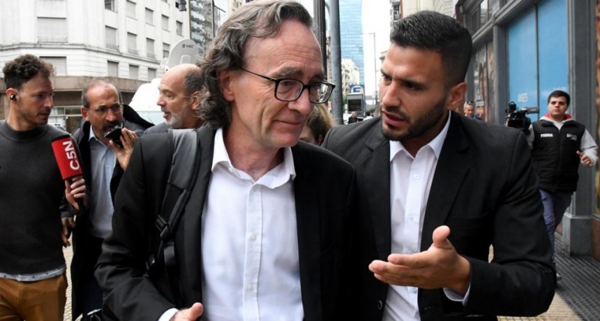  Milei pidi&oacute; las renuncias a Royon y Giordano 