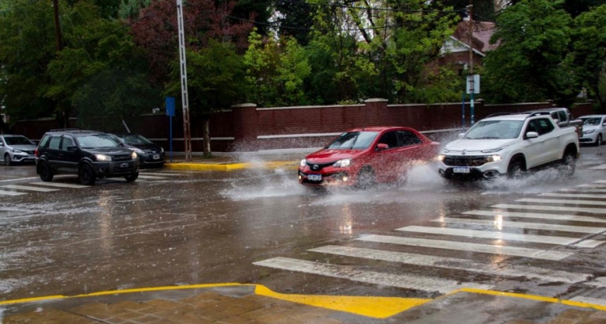  S&aacute;bado inestable, con lluvias fuertes y una m&aacute;xima de 28 grados en el &Aacute;MBA 