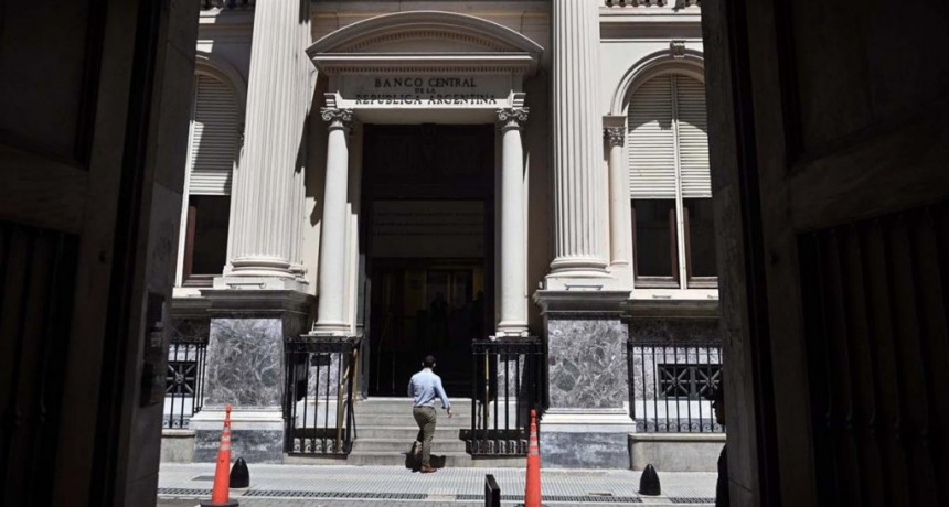  Desde la devaluación, el BCRA acumuló en dos meses compras por US$6.905 millones 