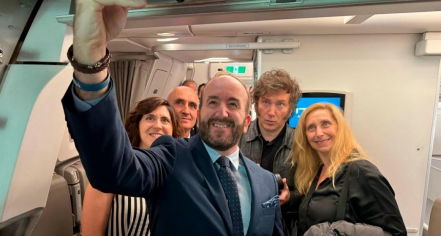  Javier Milei regresó al país tras su gira por Israel, Italia y el Vaticano 