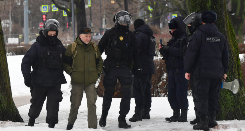  Rusia: m&aacute;s de 100 detenidos en concentraciones para homenajear a Navalny 