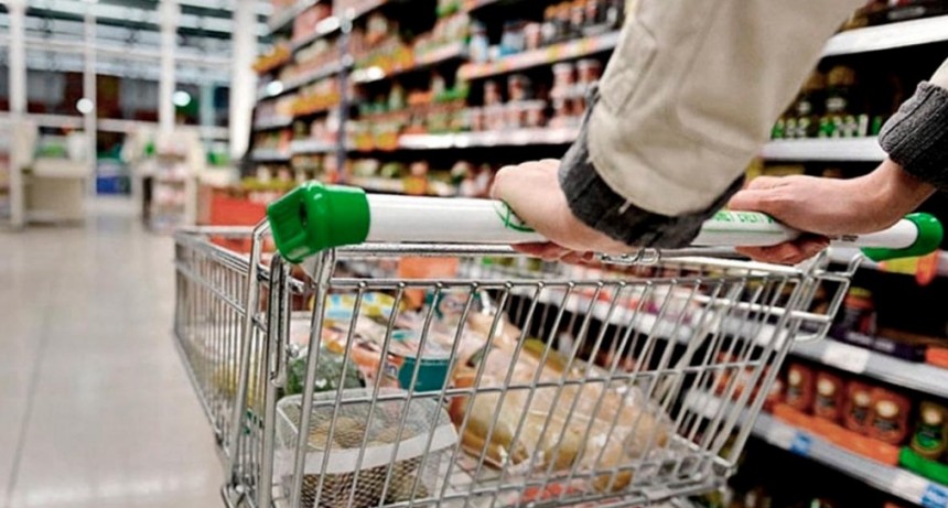 Se profundizó en febrero la caída del consumo en supermercados y autoservicios 
