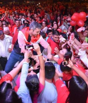 Marito Abdo arrasa en las encuestas presidenciales en Paraguay