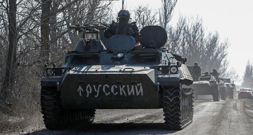  El Ejército ruso sigue rodeando Bajmut, ciudad símbolo de la guerra en Ucrania, 