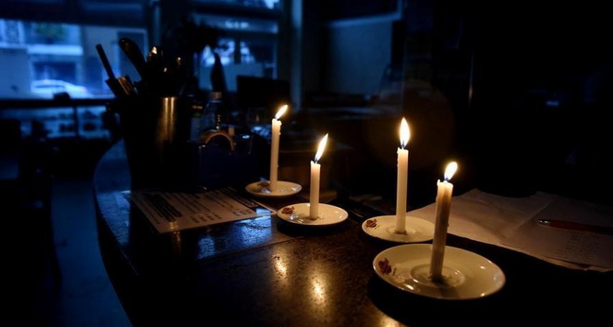  Casi 60 mil hogares sufrieron cortes de luz en el Área Metropolitana de Buenos Aires 