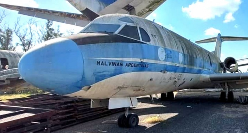  El Museo Malvinas de Córdoba recibe el avión Fokker que aterrizó en Malvinas el 2 de Abril 