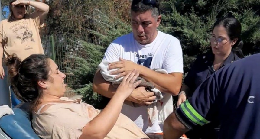  Personal de CEAMSE y policías asistieron un parto en el Camino del Buen Ayre 