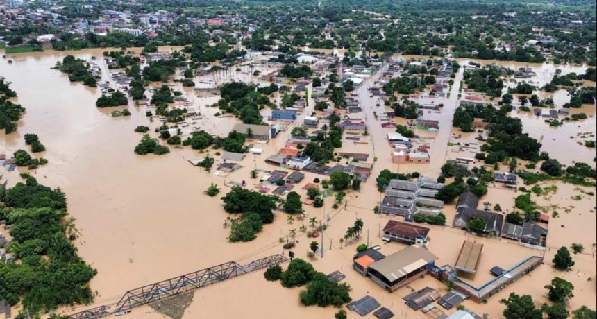  El desborde del río Acre inundó la región de Cobija en la amazonia boliviana 